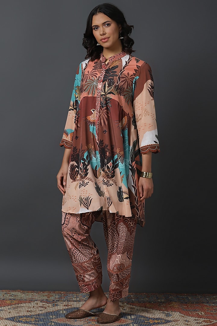 Brown Natural Crepe Digital Printed Kurta Set by VINNY KHURANA OFFICIAL at Pernia's Pop Up Shop