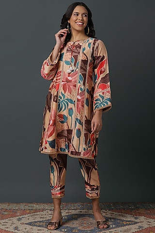 Beige Cotton Silk Digital Printed Kurta Set by VINNY KHURANA OFFICIAL