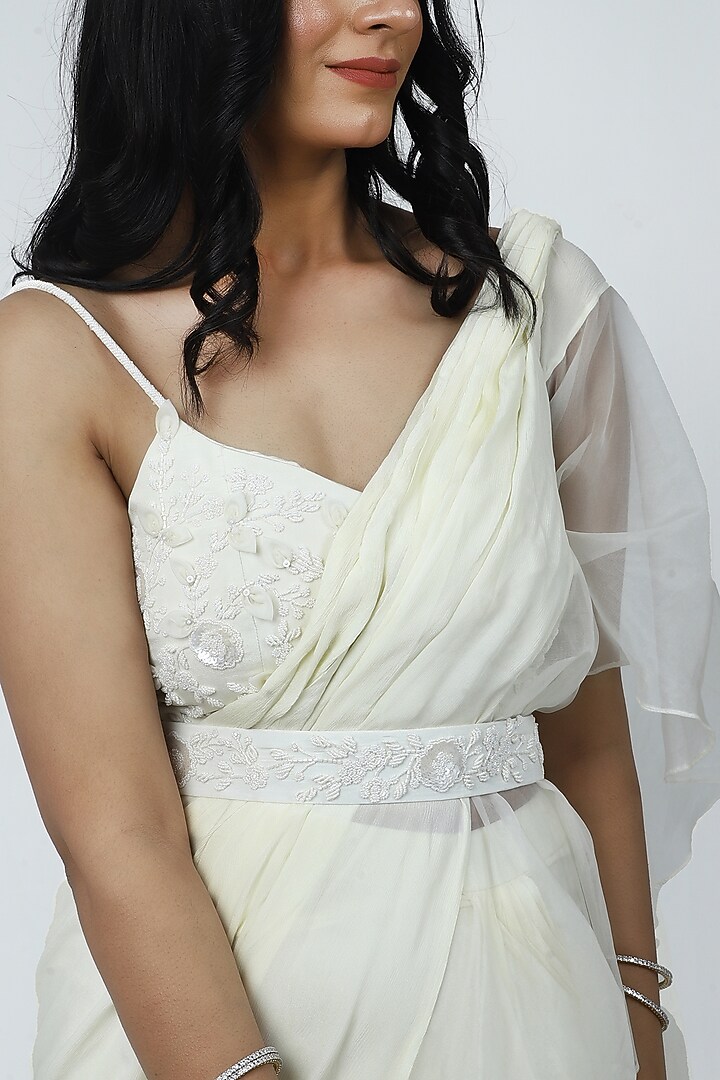 Off-White Chiffon & Organza Draped Wedding Saree Set by VILAAS at Pernia's Pop Up Shop