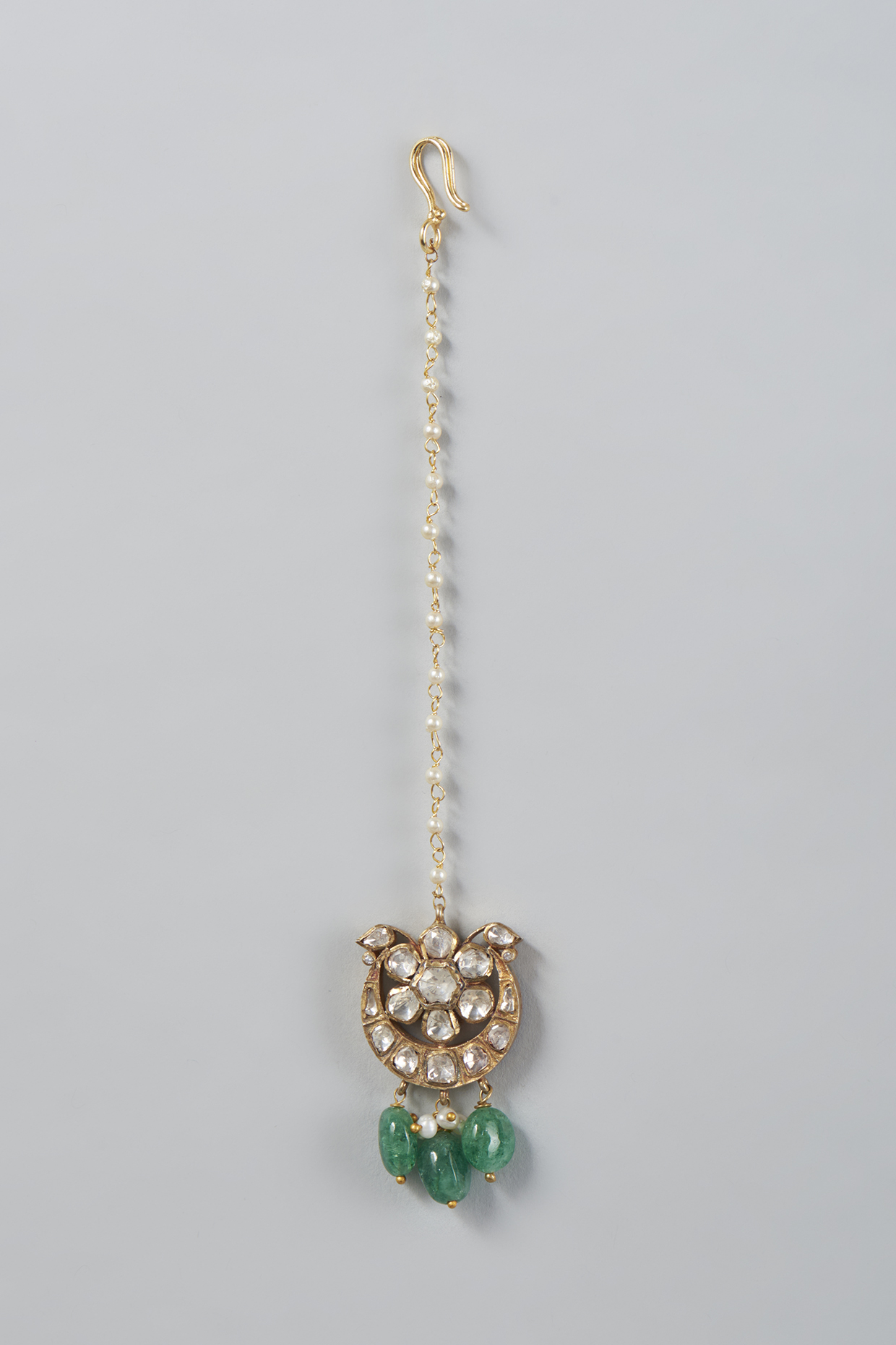 Gold Finish Kundan Polki Maang Tikka In Sterling Silver by Vinanti Manji