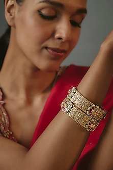 Gold Finish Onyx Stone Bangles (Set Of 2) by Vivinia By Vidhi Mehra-DESIGNER BANGLES