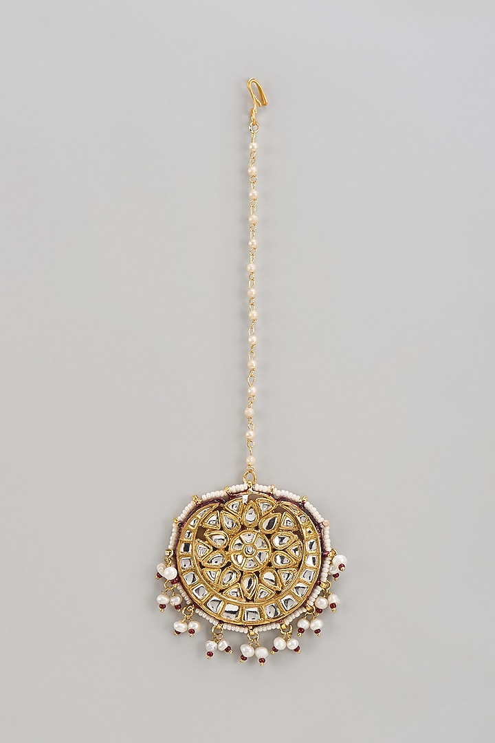 Gold Finish Kundan Polki Maangtikka by Vivinia By Vidhi Mehra at Pernia's Pop Up Shop