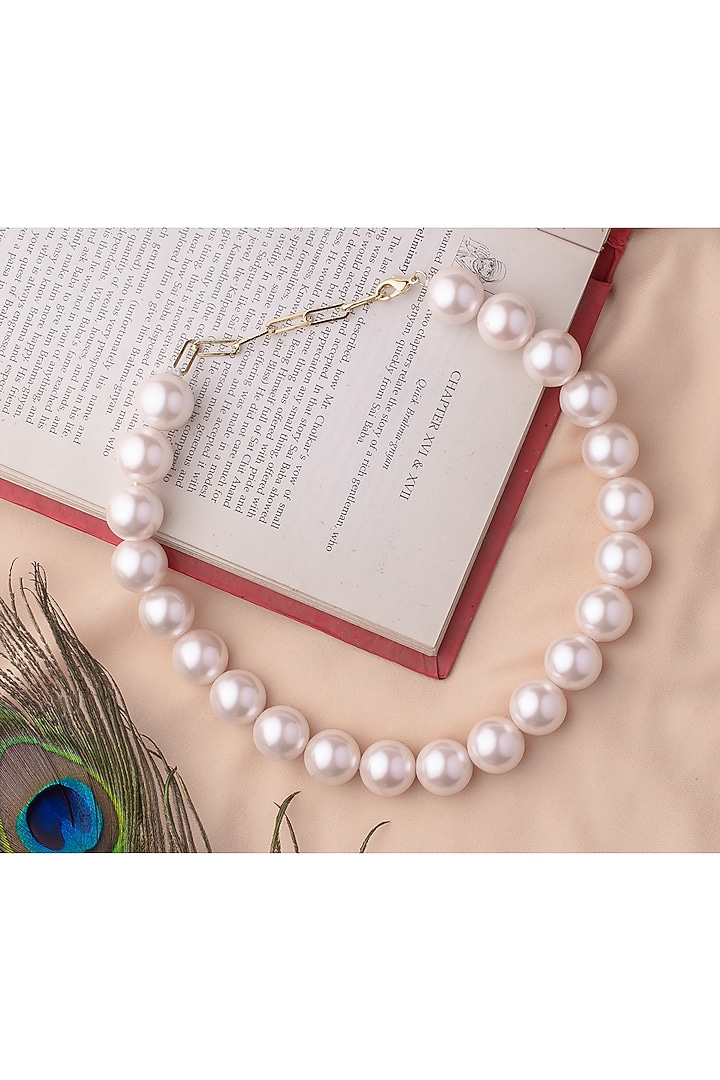 White Pearl Floral Necklace by Vivinia By Vidhi Mehra at Pernia's Pop Up Shop