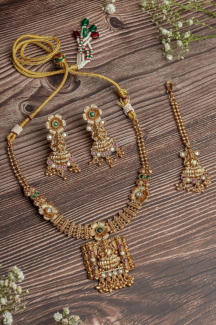 Gold Finish Pendant Necklace Set by Vivinia By Vidhi Mehra at Pernia's Pop Up Shop