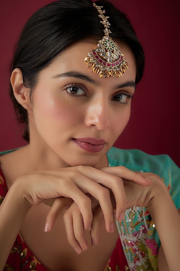 Gold Finish Pink Kundan Polki Maangtikka by Vivinia By Vidhi Mehra at Pernia's Pop Up Shop
