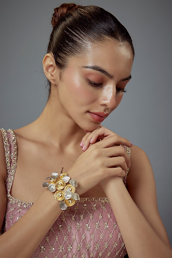Gold Finish Kundan Polki Bangle by Vivinia By Vidhi Mehra at Pernia's Pop Up Shop