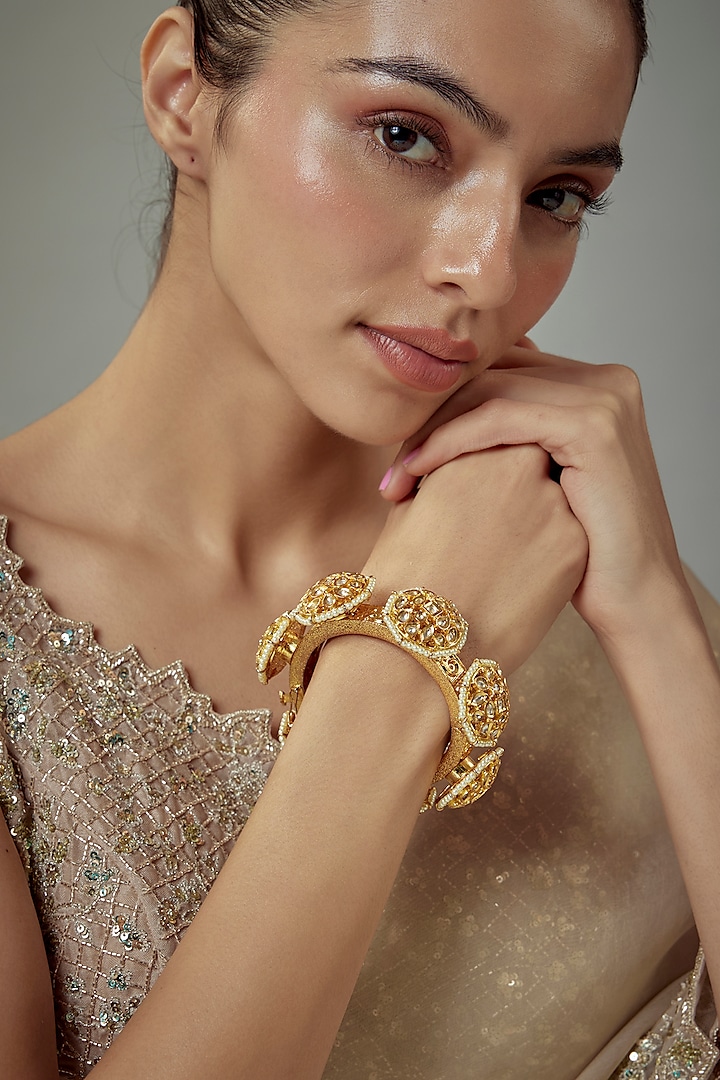 Gold Finish Kundan Polki Bangle by Vivinia By Vidhi Mehra at Pernia's Pop Up Shop