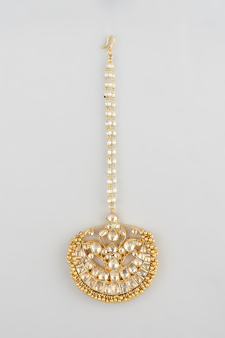 Gold Finish Kundan Polki & Beaded Maangtikka by Vivinia By Vidhi Mehra at Pernia's Pop Up Shop
