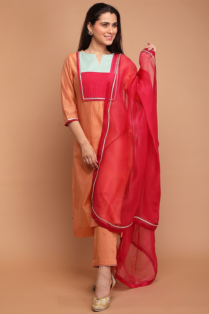 Tangerine Handwoven Chanderi Kurta Set by Vinusto