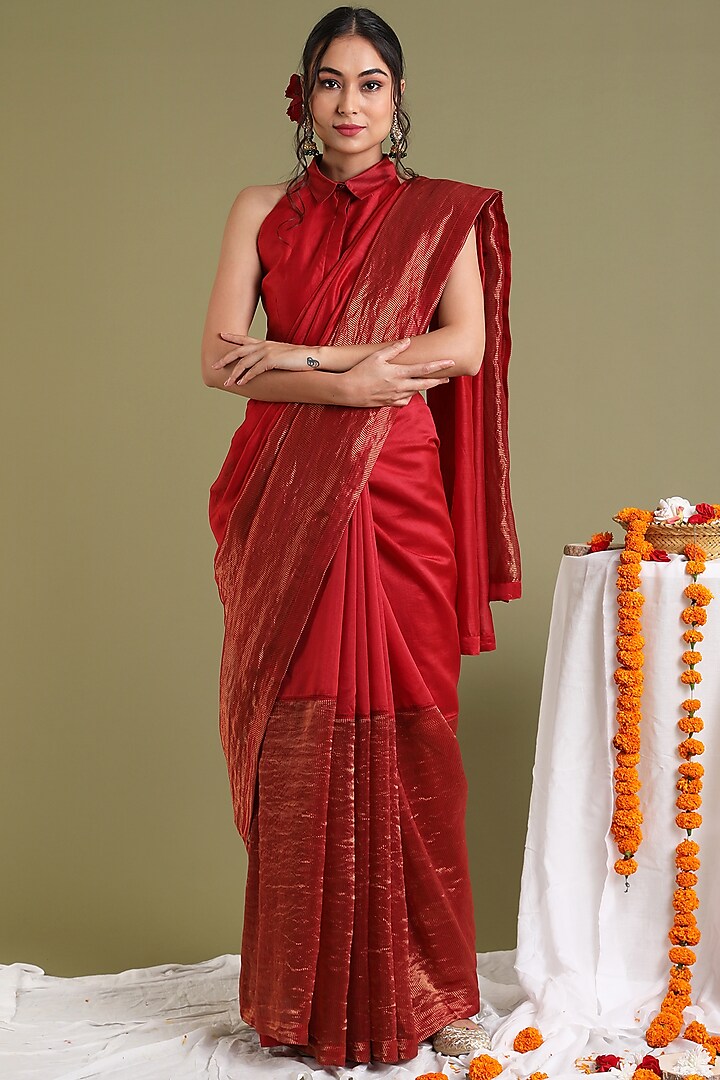 Red & Gold Handwoven Chanderi Saree Set by Vinusto