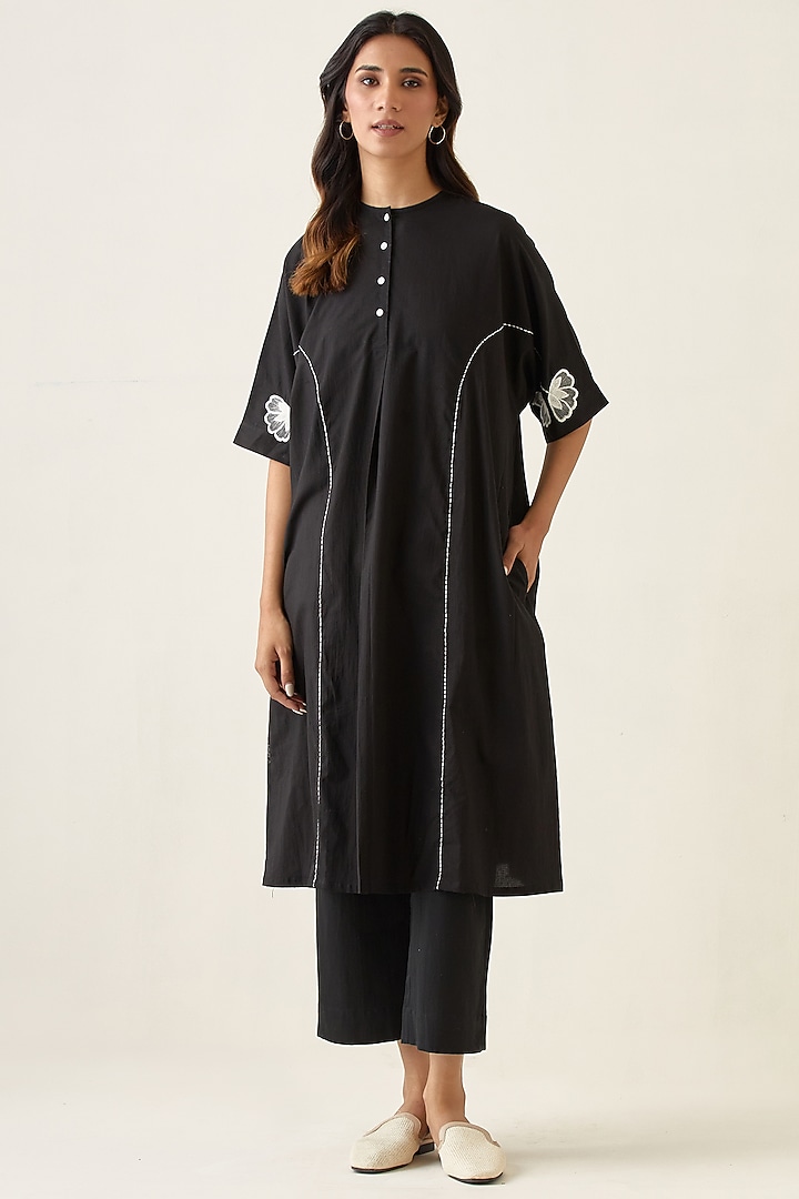 Black Pure Cotton Embroidered Handcrafted Kurta Set by Vinusto at Pernia's Pop Up Shop