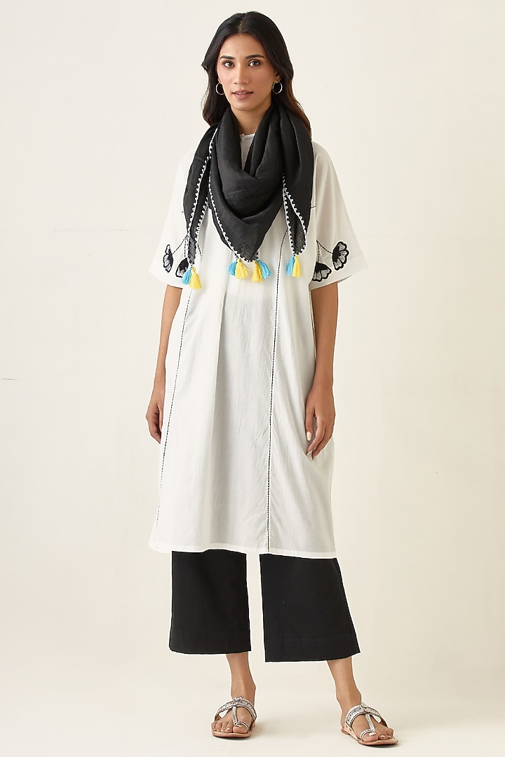 White Pure Cotton Cambric Embroidered Kurta Set by Vinusto at Pernia's Pop Up Shop