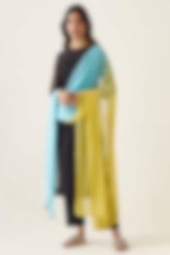 Black Handwoven Chanderi Kurta Set by Vinusto at Pernia's Pop Up Shop