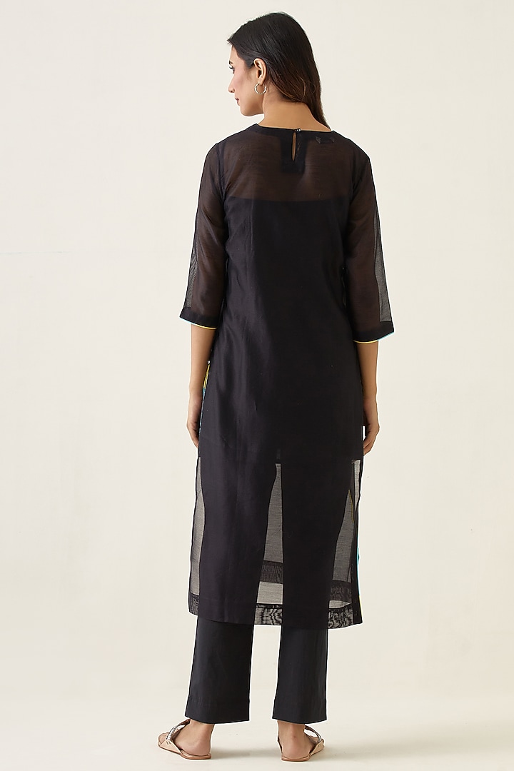 Black Handwoven Chanderi Kurta Set by Vinusto at Pernia's Pop Up Shop