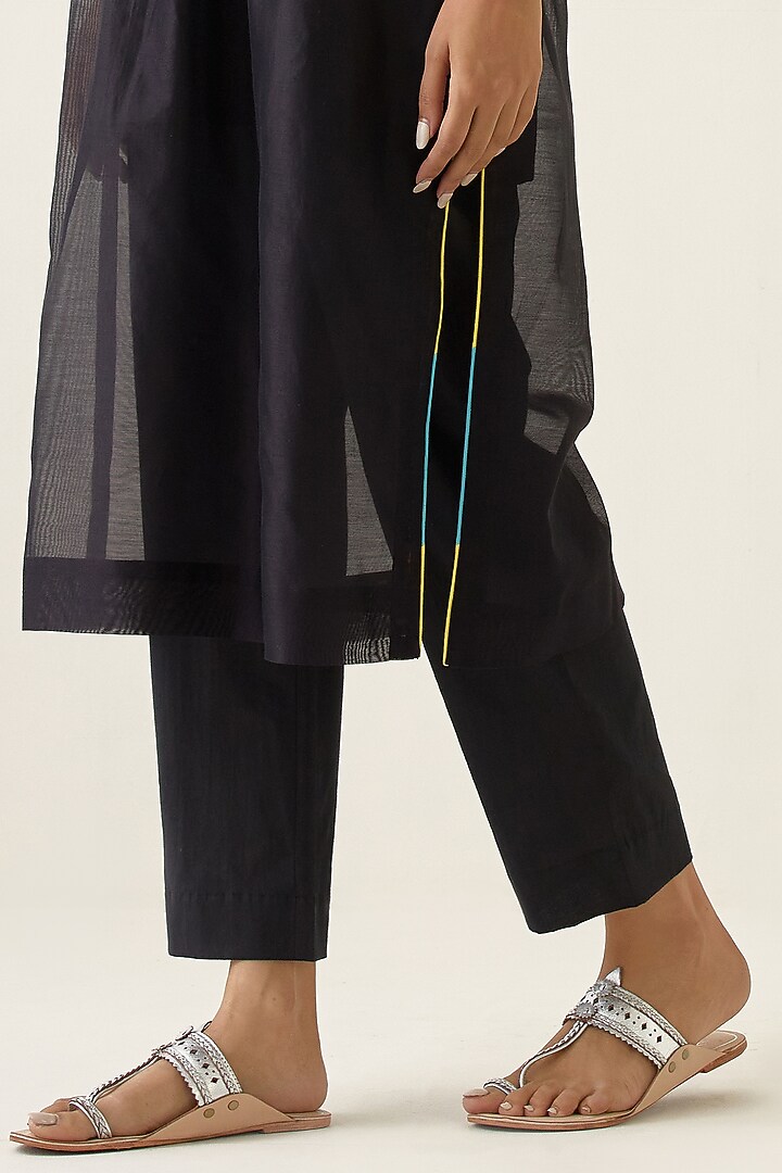Black Handwoven Chanderi Kurta Set by Vinusto at Pernia's Pop Up Shop
