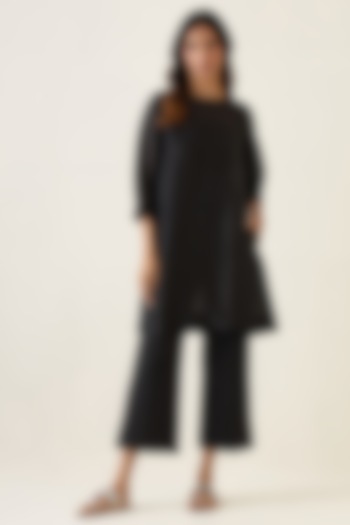 Black Handwoven Pure Linen Silk Handcrafted A-Line Kurta Set by Vinusto at Pernia's Pop Up Shop