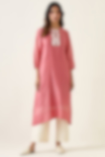 Rose Pink Handwoven Chanderi Embroidered Kurta Set by Vinusto at Pernia's Pop Up Shop