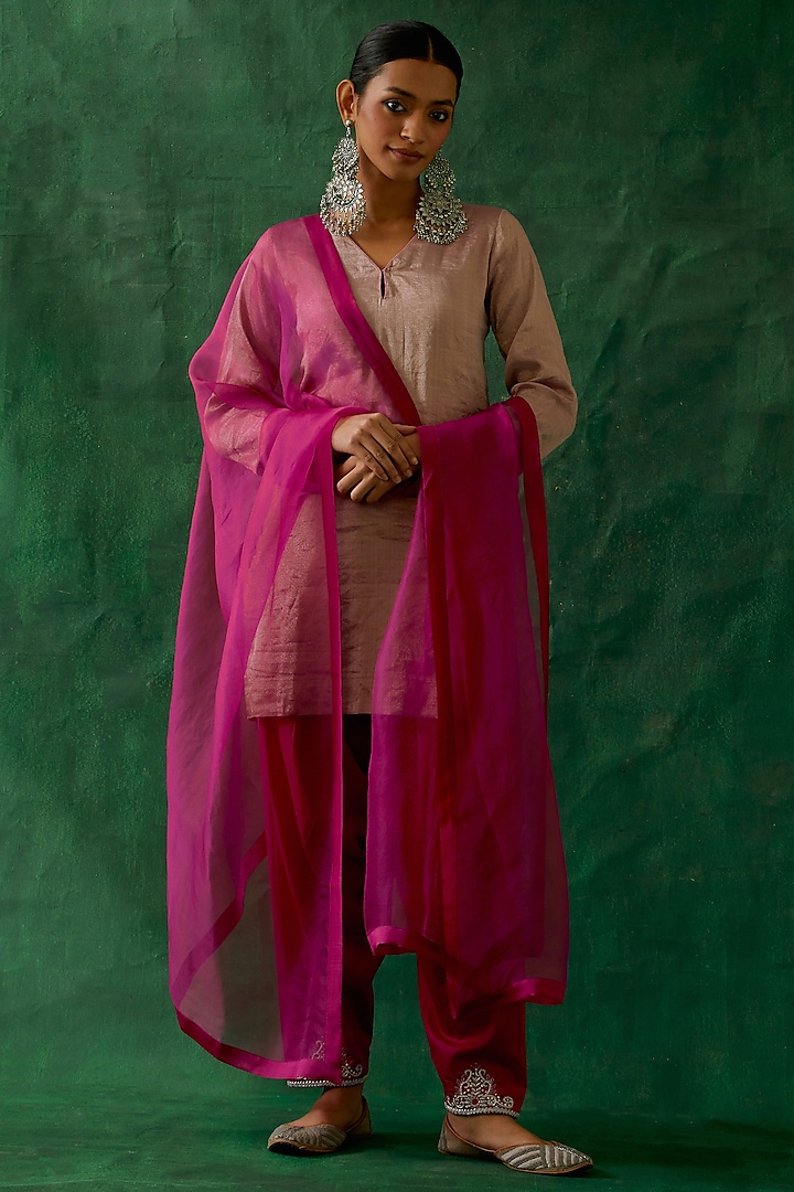 Pink Zari Silk & Cotton Glaze Embroidered Kurta Set by Vinusto at Pernia's Pop Up Shop