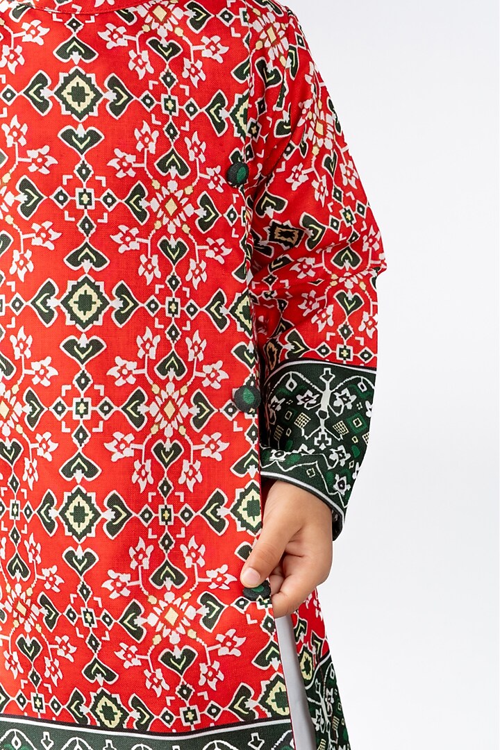 Red Cotton Kurta Set For Boys by Vivedkids at Pernia's Pop Up Shop