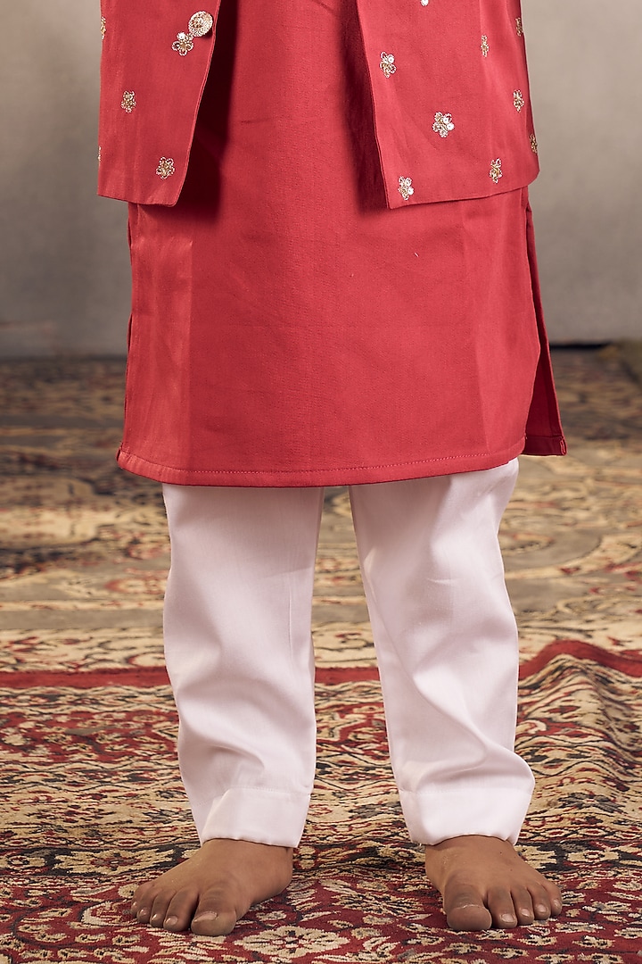 Cherry Red Cotton Boota Hand Embroidered Bundi Jacket Set For Boys by Vivedkids at Pernia's Pop Up Shop