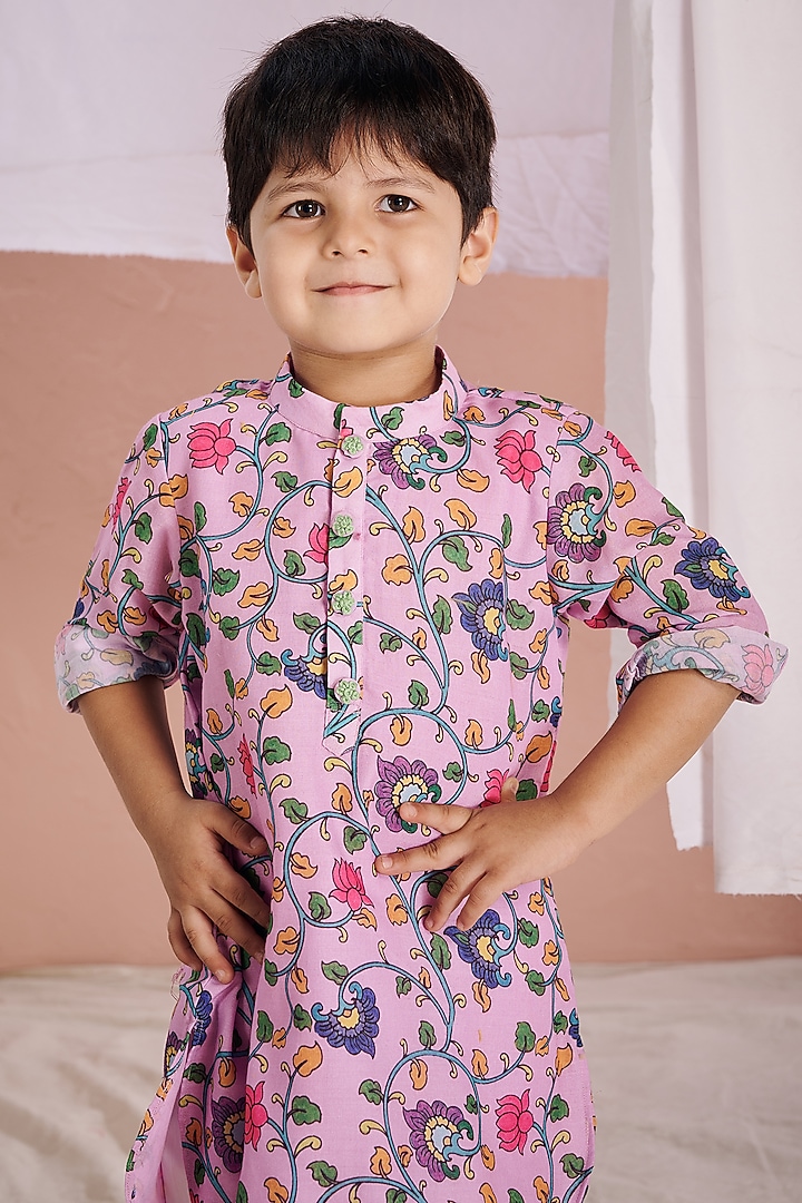 Lavender Cotton Kalamkari Kurta Set For Girls by Vivedkids at Pernia's Pop Up Shop