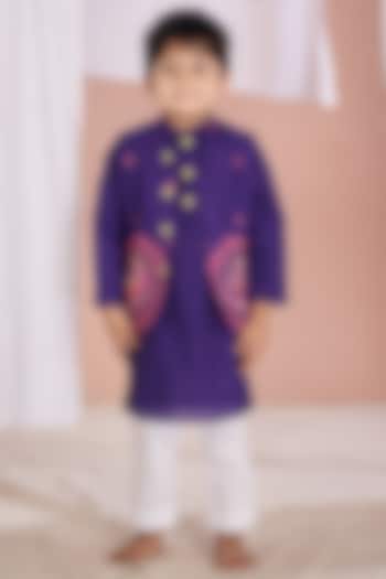 Purple Cotton Embroidered Bundi Jacket Set For Boys by Vivedkids