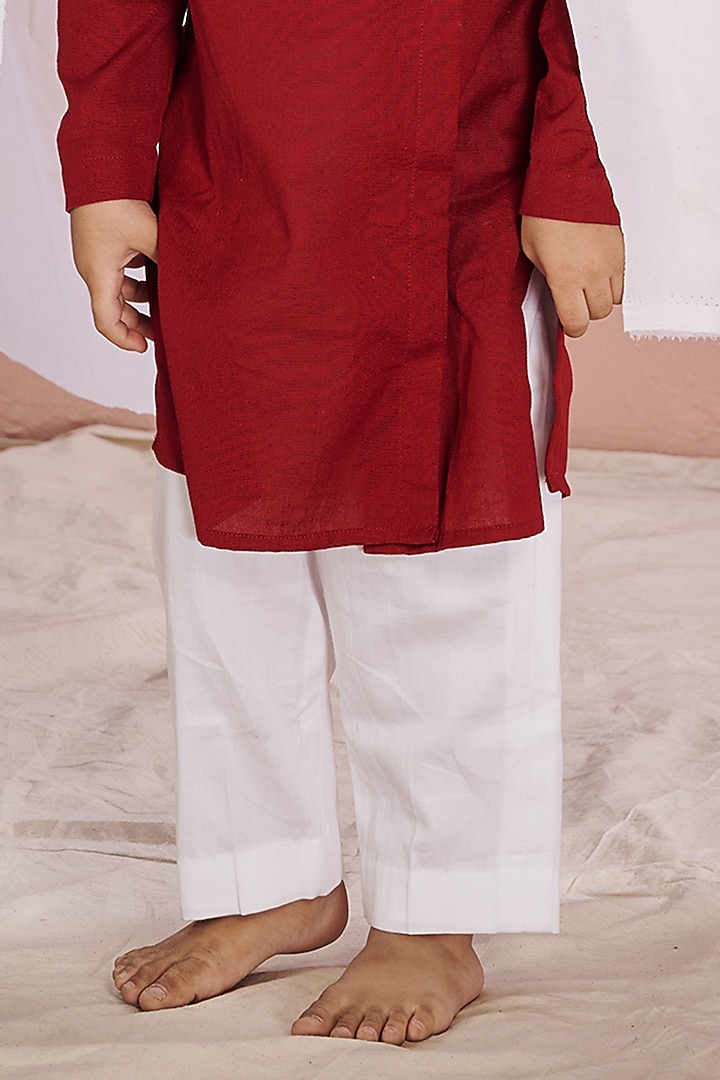 Maroon Linen Embrooidered Kurta Set For Boys by Vivedkids at Pernia's Pop Up Shop