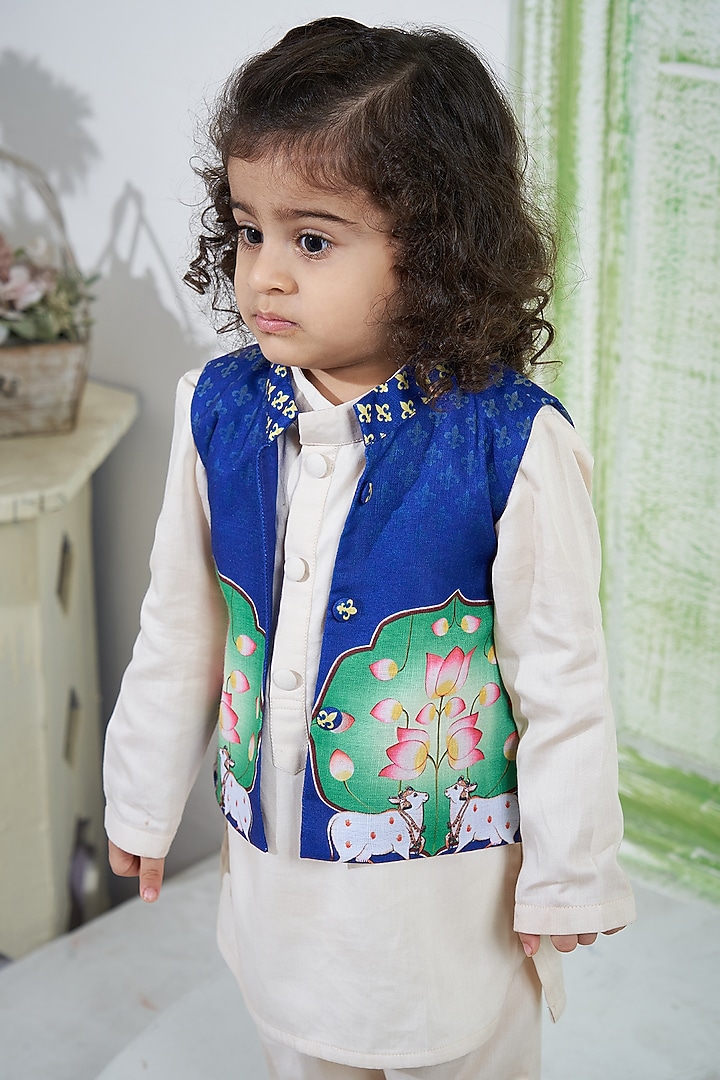Blue Cotton Pichwai Bundi Jacket Set For Boys by Vivedkids at Pernia's Pop Up Shop