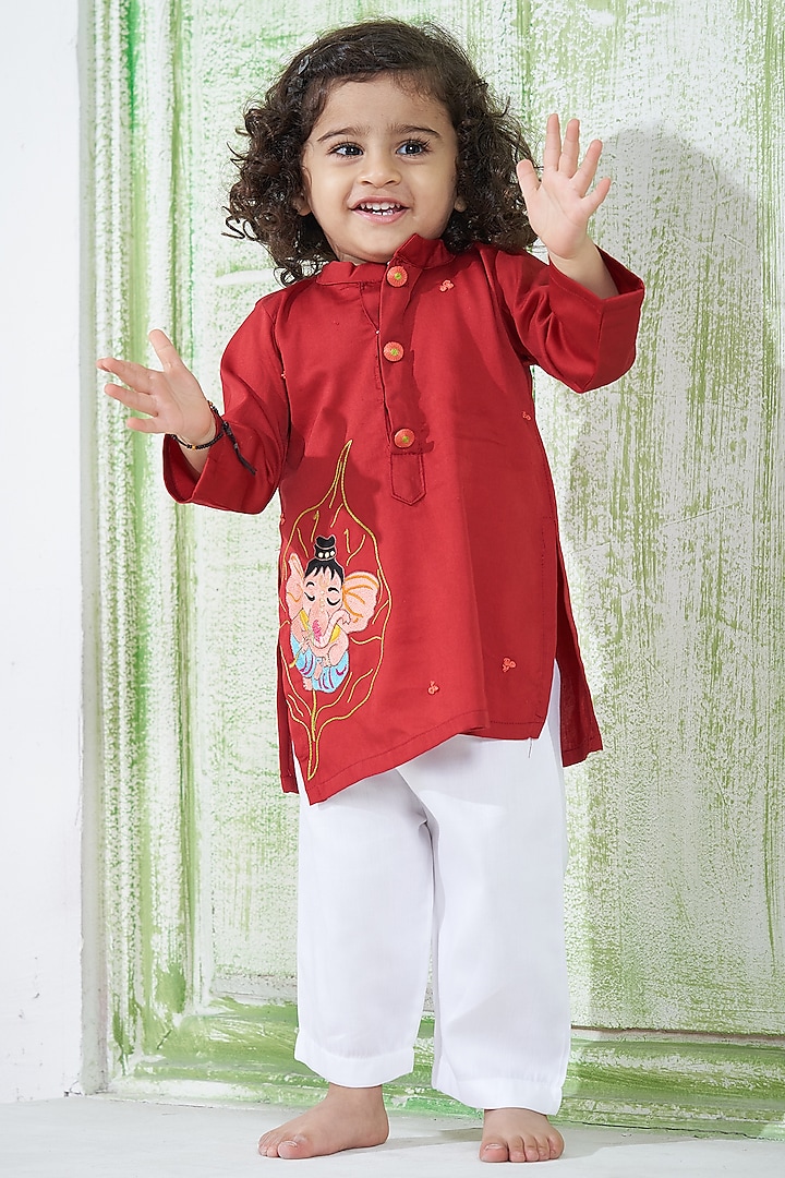 Red Cotton Ganpati Kurta Set For Boys by Vivedkids