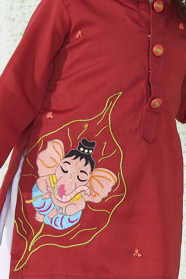 Red Cotton Ganpati Kurta Set For Boys by Vivedkids at Pernia's Pop Up Shop