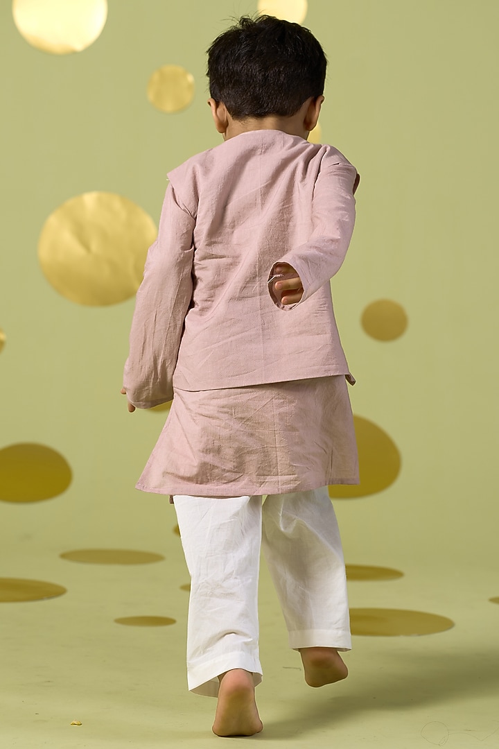 Peach Cotton Mirror Hand Embroidered Bundi Jacket Set For Boys by Vivedkids at Pernia's Pop Up Shop