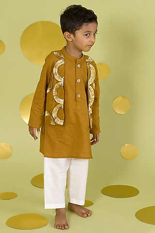Yellow Cotton Gota Embroidered Bundi Jacket Set For Boys by Vivedkids