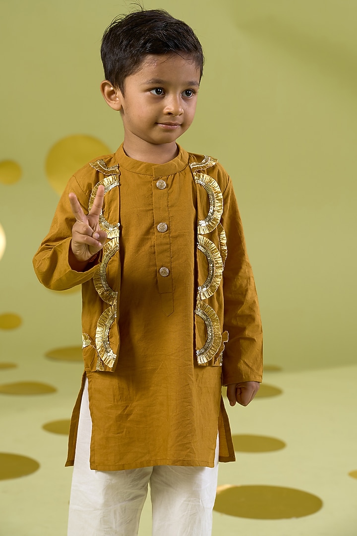 Yellow Cotton Gota Embroidered Bundi Jacket Set For Boys by Vivedkids at Pernia's Pop Up Shop