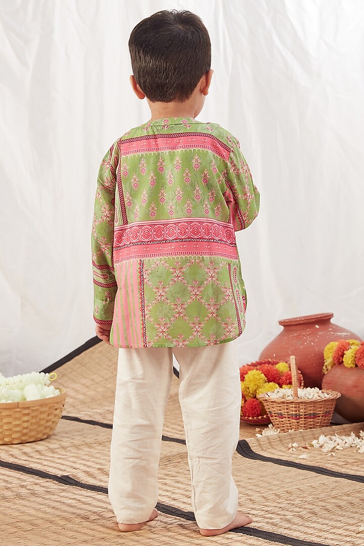 Green Cotton Printed Kurta Set For Boys by Vivedkids at Pernia's Pop Up Shop