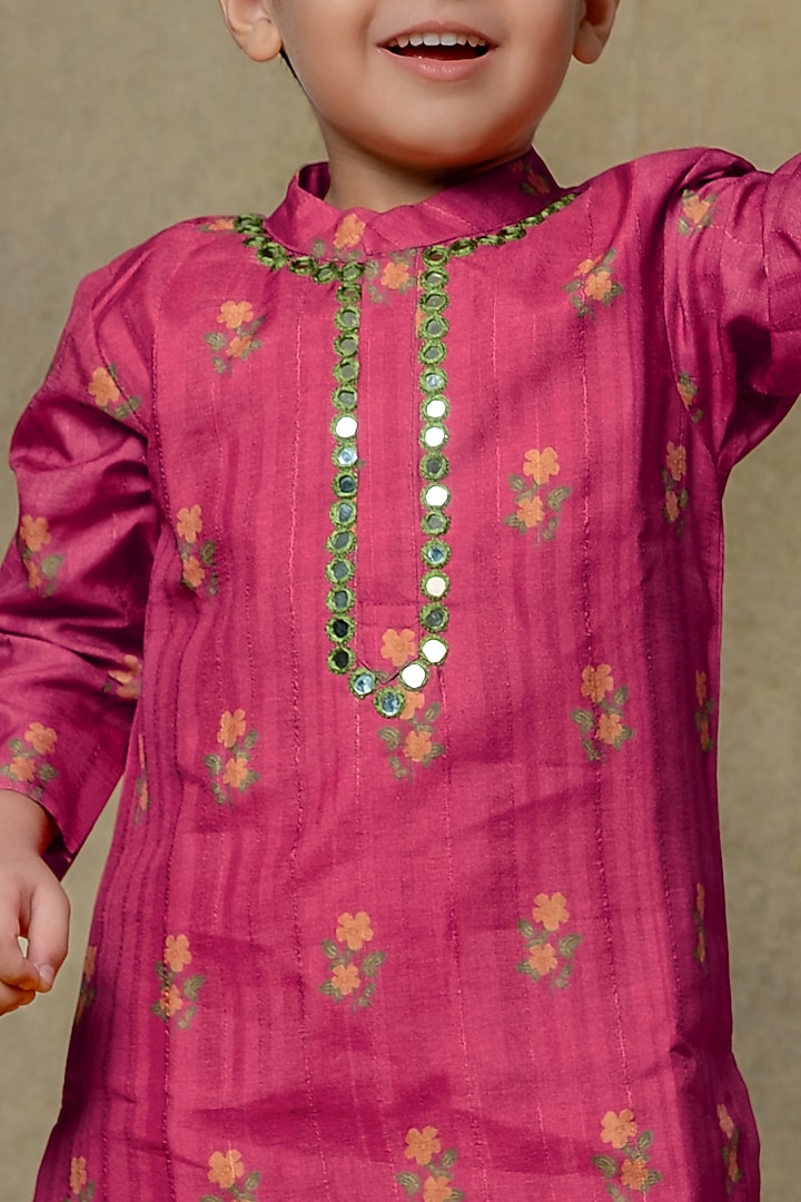 Pink Art Silk Mirror Embroidered Kurta Set For Boys by Vivedkids at Pernia's Pop Up Shop