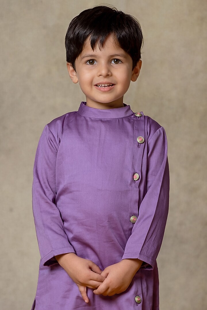 Lavender Cotton Hand Embroidered Kurta Set For Boys by Vivedkids at Pernia's Pop Up Shop