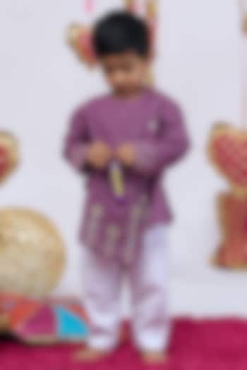 Purple Cotton Handwork Kurta Set For Boys by Vivedkids at Pernia's Pop Up Shop