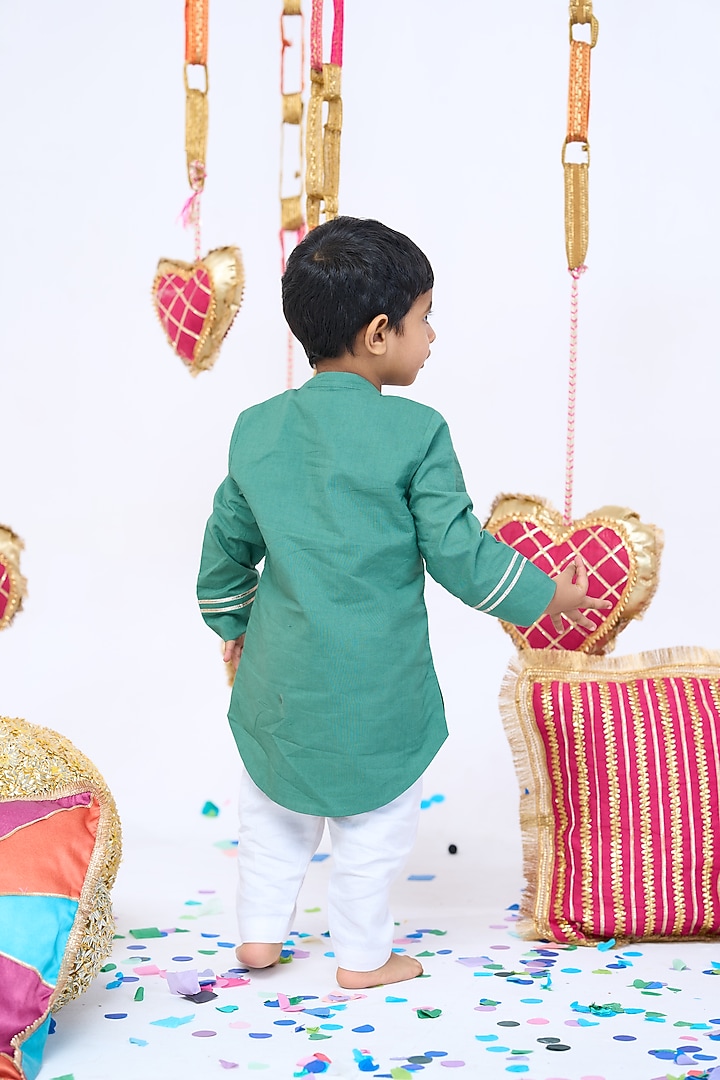 Green Cotton Hand Embroidered Kurta Set For Boys by Vivedkids at Pernia's Pop Up Shop