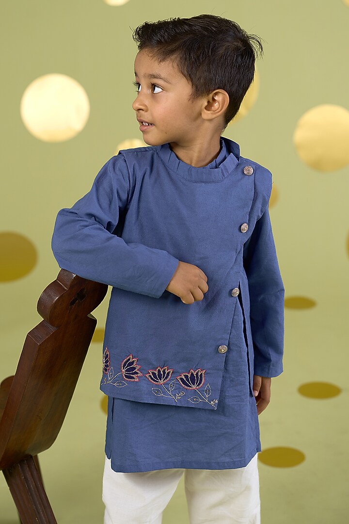 Blue Cotton Hand Embroidered Bundi Jacket Set For Boys by Vivedkids at Pernia's Pop Up Shop