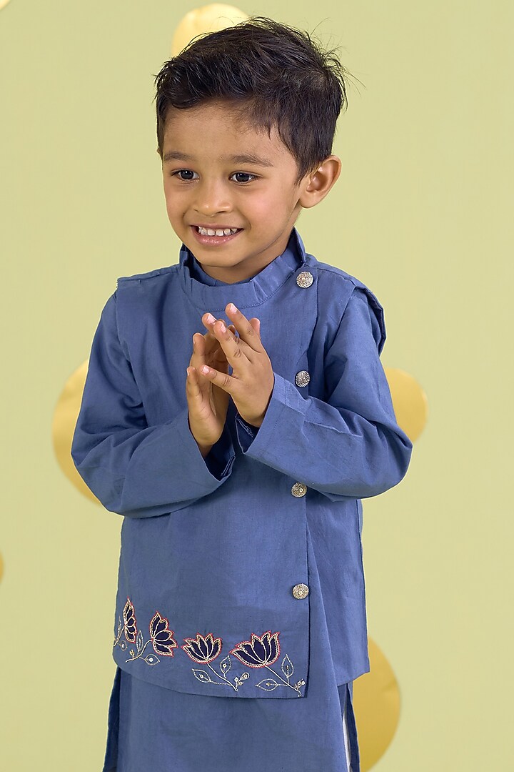 Blue Cotton Hand Embroidered Bundi Jacket Set For Boys by Vivedkids at Pernia's Pop Up Shop