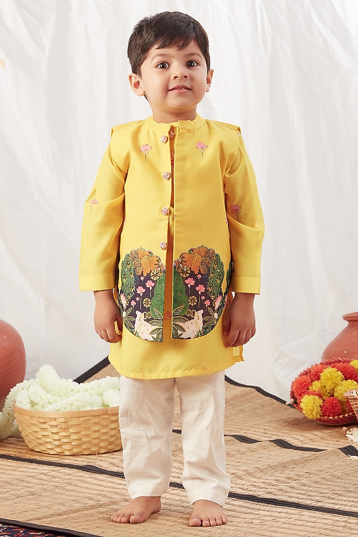 Yellow Cotton Pichwai Kurta Set For Boys by Vivedkids at Pernia's Pop Up Shop