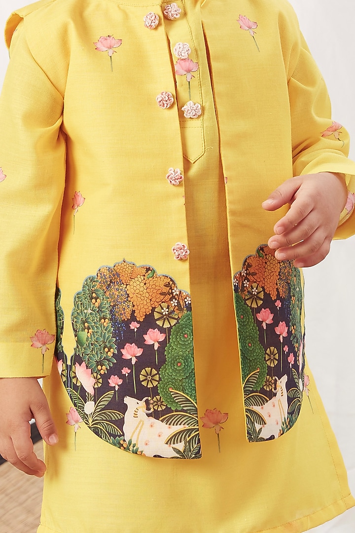 Yellow Cotton Pichwai Kurta Set For Boys by Vivedkids at Pernia's Pop Up Shop