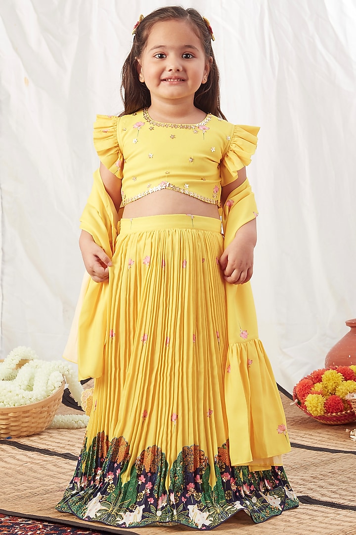 Yellow Pichwai Printed Lehenga Set For Girls by Vivedkids at Pernia's Pop Up Shop
