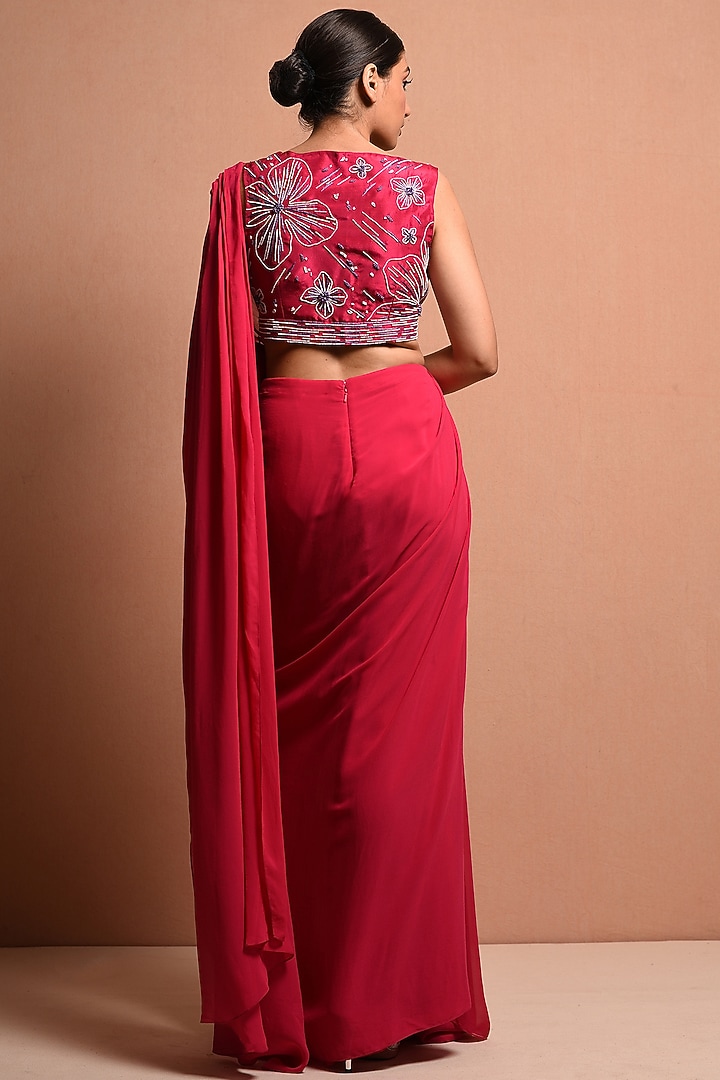 Fuchisa Pearls Embellished Wedding Saree Gown Set by Vivek Patel at Pernia's Pop Up Shop