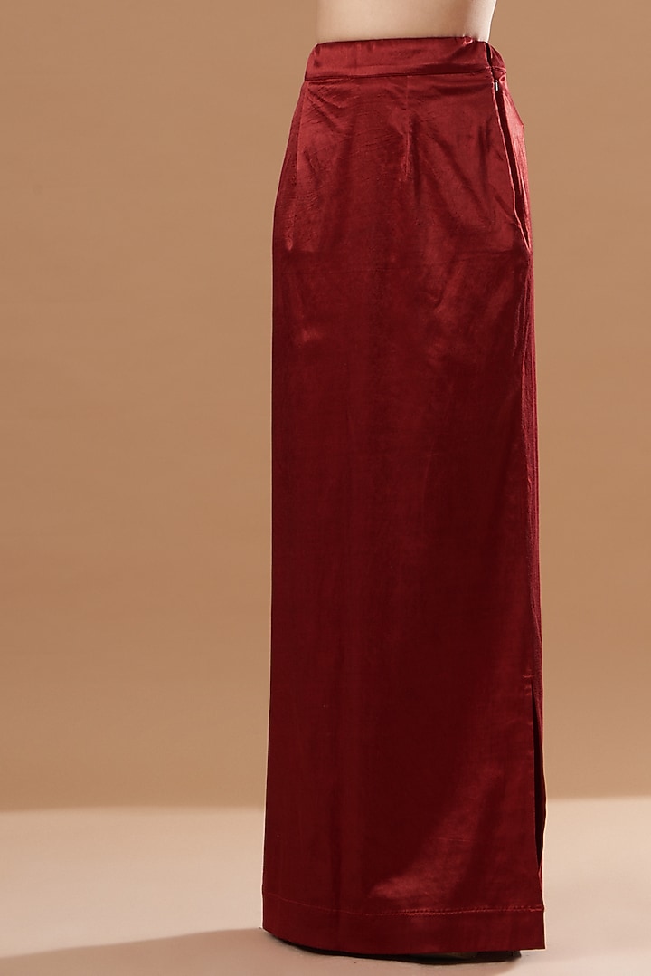 Red Tulle Resham Embroidered Wedding Saree Set by Vivek Patel at Pernia's Pop Up Shop