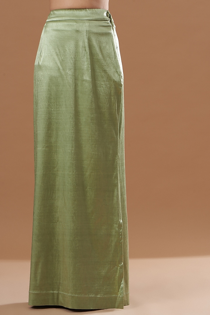Apple Green Tulle Resham Embroidered Wedding Saree Set by Vivek Patel at Pernia's Pop Up Shop