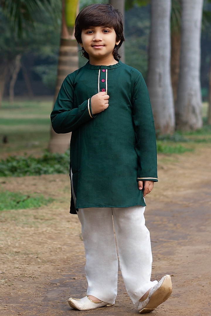 Green Cotton Embellished Kurta Set For Boys by ViYa