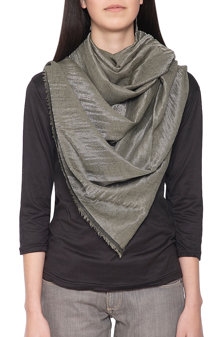 Black zari and solid tone reversible stole by Vilasa