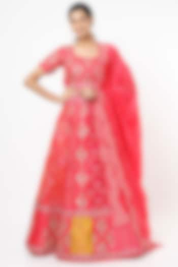 Scarlet Red Embroidered Wedding Lehenga Set by Vasansi Jaipur at Pernia's Pop Up Shop