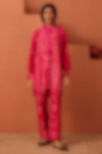 Pink Vasansi Silk Bandhani Printed Kurta Set by Vasansi Jaipur at Pernia's Pop Up Shop